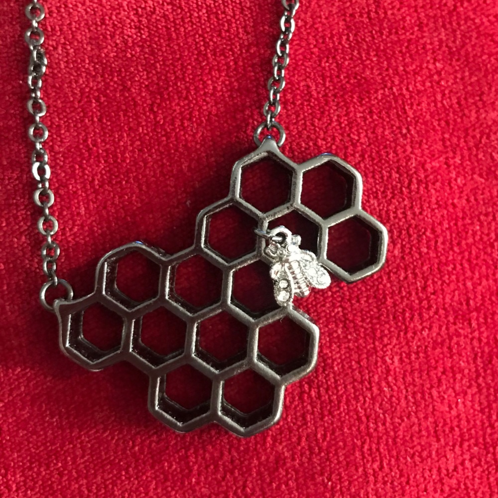 “Avec” Honeycomb Necklace, silver bee charm